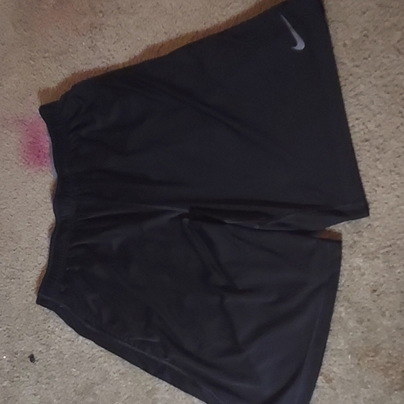 Shorts - Picture 2 of 4